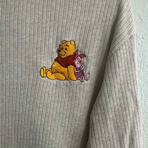 Disney Winnie the Pooh Ribbed Mock Neck Sweatshirt Beige Size L - Picture 4 of 10